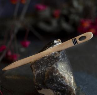 BIFROST Jehla NAALBINDING z jeleního parohu, ručně vyrobená, historické pletení