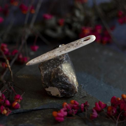 NORNS Hirschgeweihnadel NÅLBINDING, handgefertigt, historisches Stricken