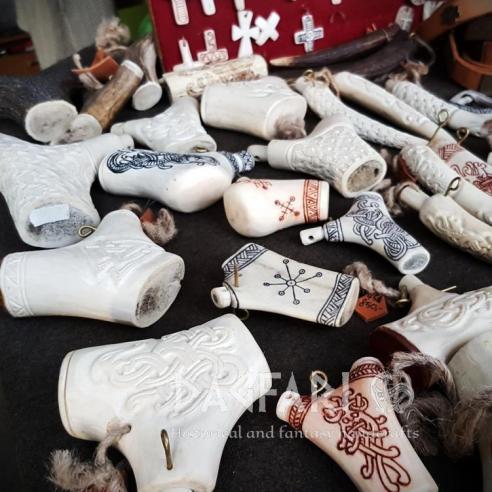 ANY MOTIF OF YOUR CHOICE Medieval salt shaker - replica of a deer antler salt container