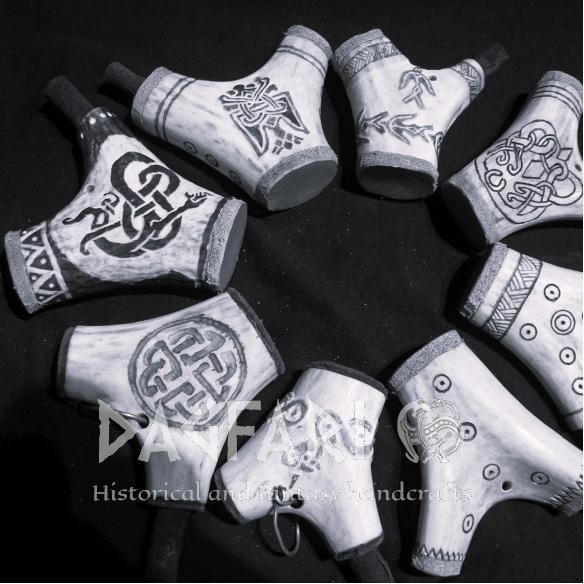 BELIEBIGES MOTIV NACH WUNSCH Mittelalterliche Salzstreuer – Nachbau eines Salzbehälters aus Hirschgeweih