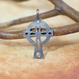 Amulet Celtic cross 2