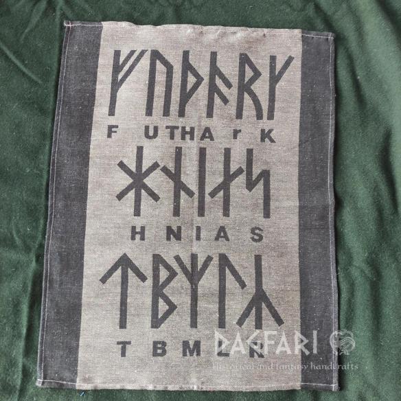 UTĚRKA VIKINSKÝ FUTHARK oboustranný tkaný motiv - více barev