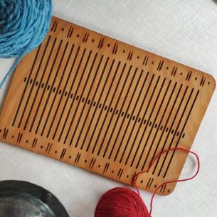 WEBKAMM Historisches Handwerk, ORIGINAL VERZIERTER HOLZ-WEBKAMM, 29 Löcher