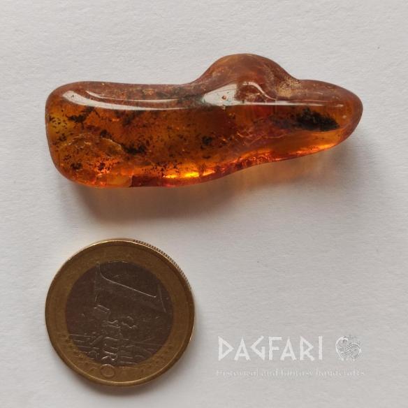 Genuine Baltic amber–nuggets without a hole, perfect for carving