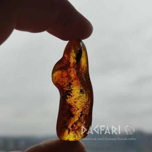 Genuine Baltic amber–nuggets without a hole, perfect for carving