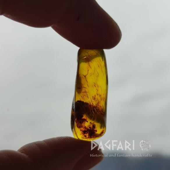 Genuine Baltic amber–nuggets without a hole, perfect for carving