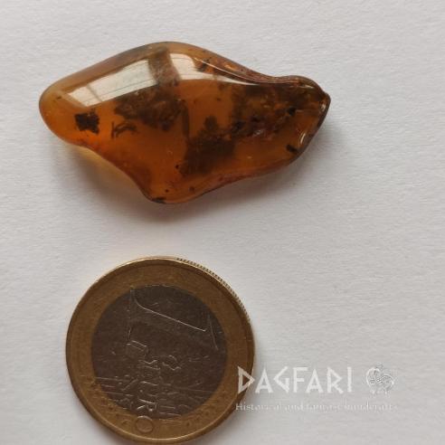 Genuine Baltic amber–nuggets without a hole, perfect for carving