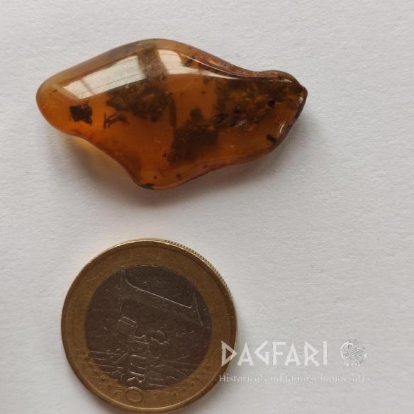 Genuine Baltic amber–nuggets without a hole, perfect for carving