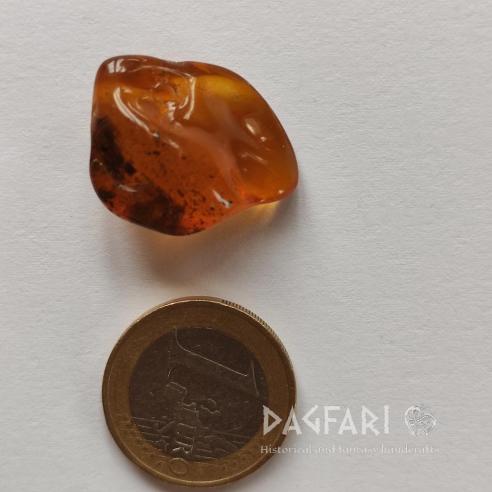 Pravý jantar - leštěné nugety bez díry pro šperkařství, řezbářství.