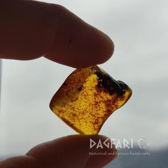 Genuine Baltic amber–nuggets without a hole, perfect for carving
