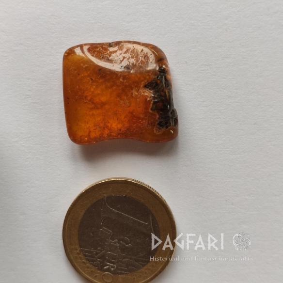 Pravý jantar - leštěné nugety bez díry pro šperkařství, řezbářství.