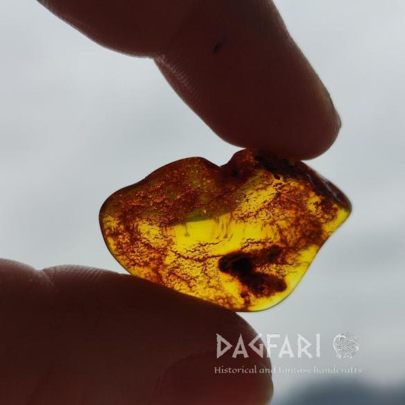 Genuine Baltic amber–nuggets without a hole, perfect for carving