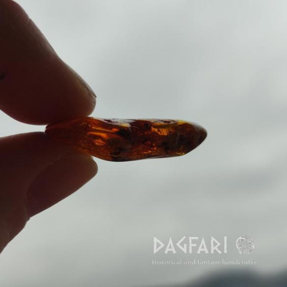 Genuine Baltic amber–nuggets without a hole, perfect for carving