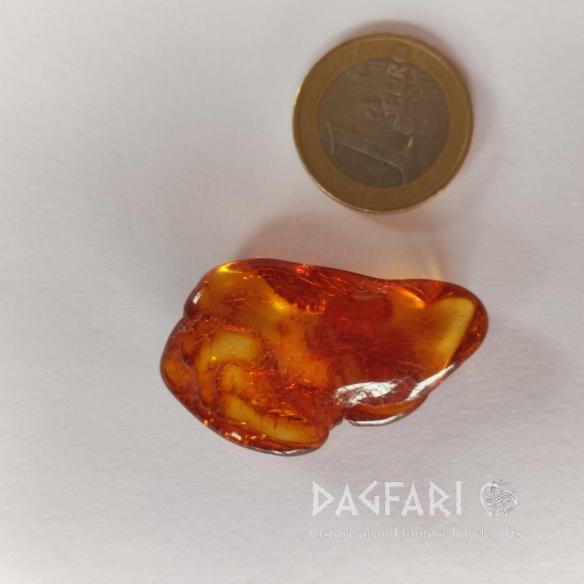 Genuine Baltic amber–nuggets without a hole, perfect for carving