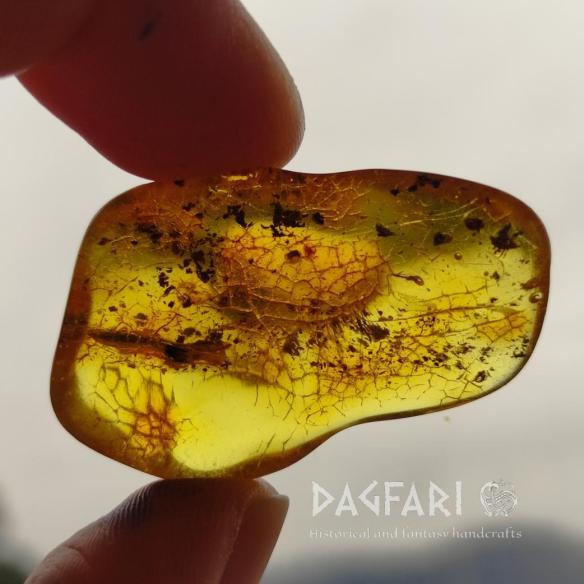 Genuine Baltic amber–nuggets without a hole, perfect for carving