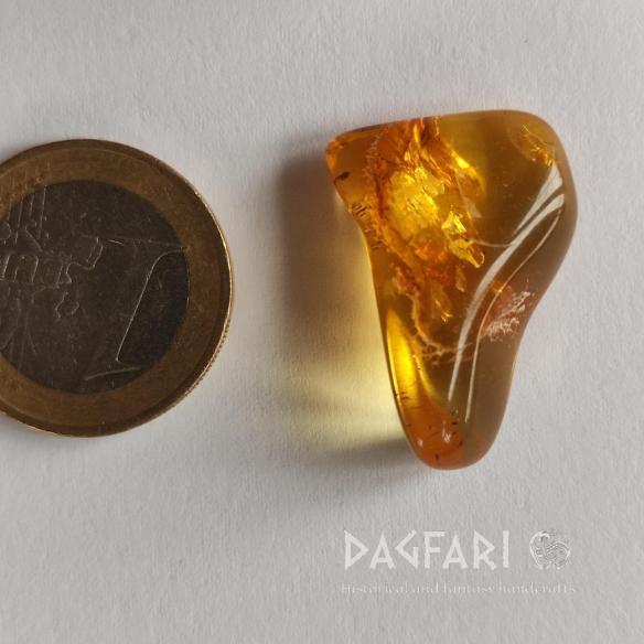 Genuine Baltic amber–nuggets without a hole, perfect for carving