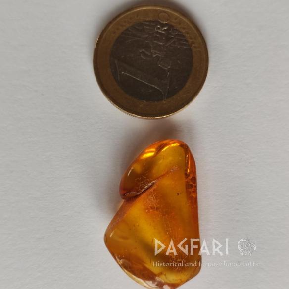Genuine Baltic amber–nuggets without a hole, perfect for carving