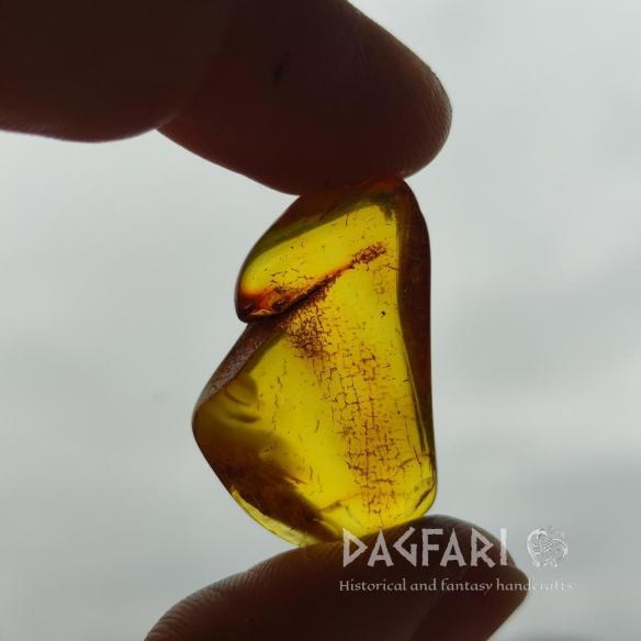 Genuine Baltic amber–nuggets without a hole, perfect for carving