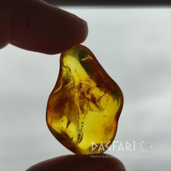 Genuine Baltic amber–nuggets without a hole, perfect for carving