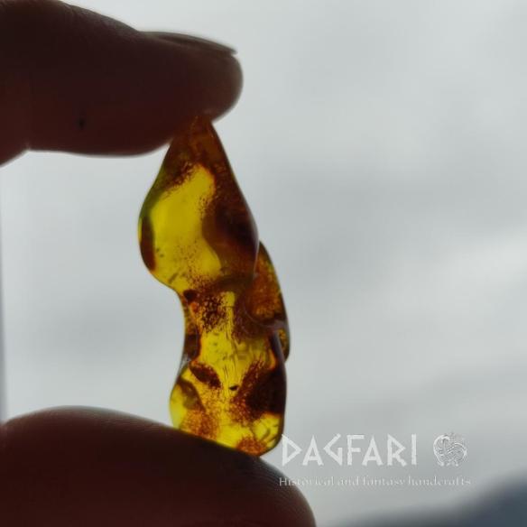 Genuine Baltic amber–nuggets without a hole, perfect for carving