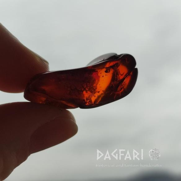 Genuine Baltic amber–nuggets without a hole, perfect for carving