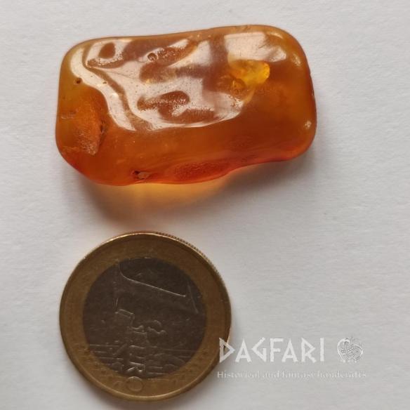 Genuine Baltic amber–nuggets without a hole, perfect for carving