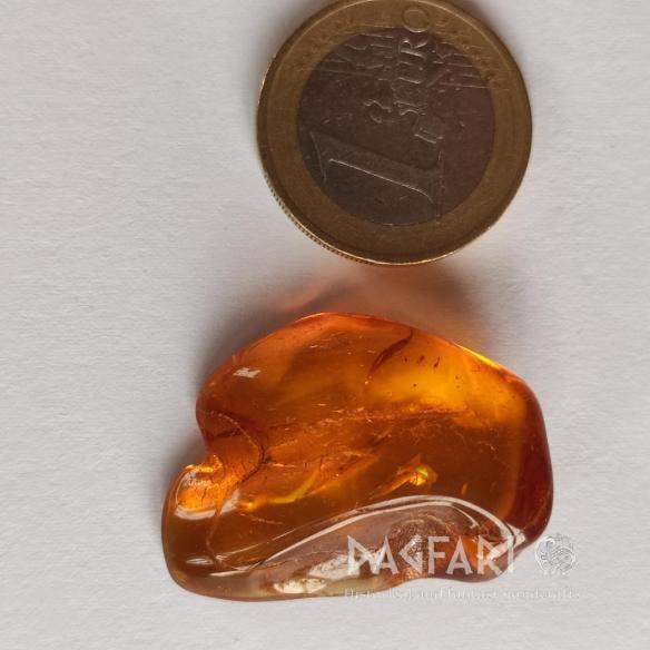 Genuine Baltic amber–nuggets without a hole, perfect for carving