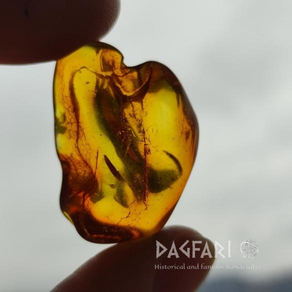 Genuine Baltic amber–nuggets without a hole, perfect for carving