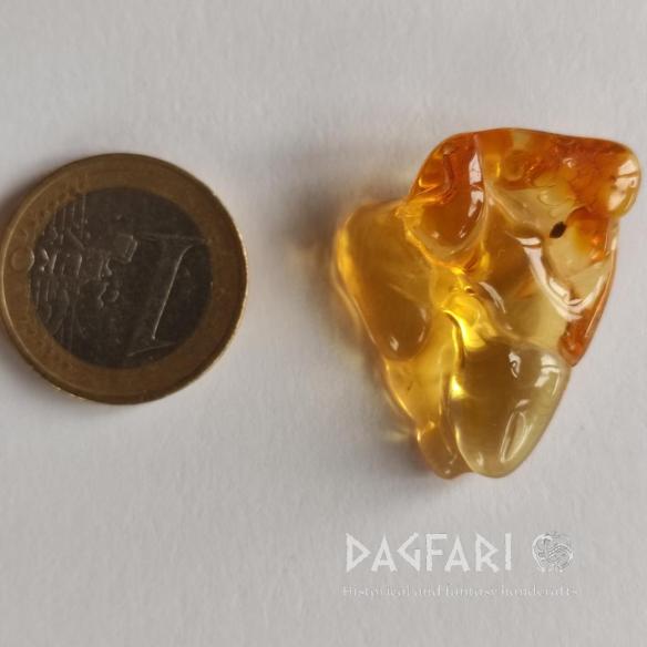 Genuine Baltic amber–nuggets without a hole, perfect for carving