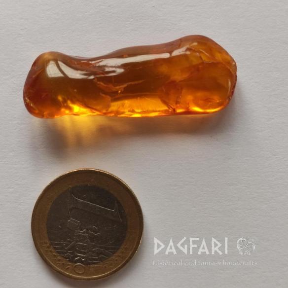 Genuine Baltic amber–nuggets without a hole, perfect for carving