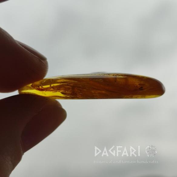 Genuine Baltic amber–nuggets without a hole, perfect for carving