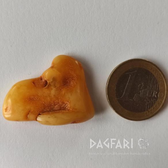 Genuine Baltic amber–nuggets without a hole, perfect for carving