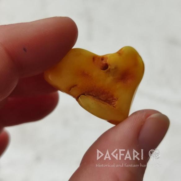 Genuine Baltic amber–nuggets without a hole, perfect for carving
