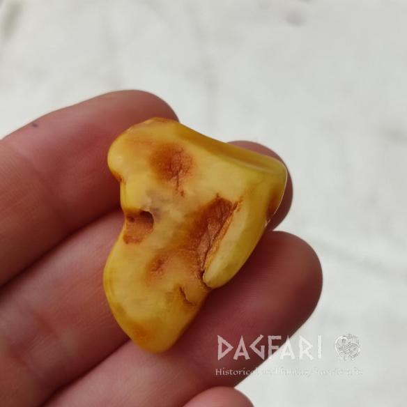 Pravý jantar - leštěné nugety bez díry pro šperkařství, řezbářství.