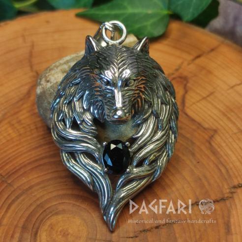 Amulett WOLF mit schwarzem Zirkon – massiver Anhänger mit Wolf