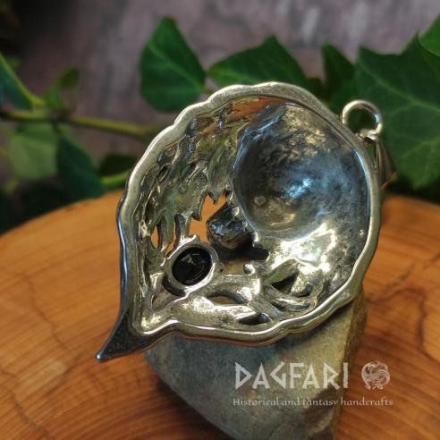 Amulett WOLF mit schwarzem Zirkon – massiver Anhänger mit Wolf