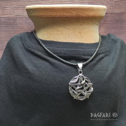 Amulet Mystický černý PENTAGRAM s hadem pro čarodějky