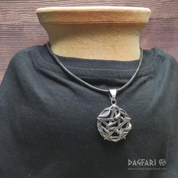 Amulet Mystický černý PENTAGRAM s hadem pro čarodějky