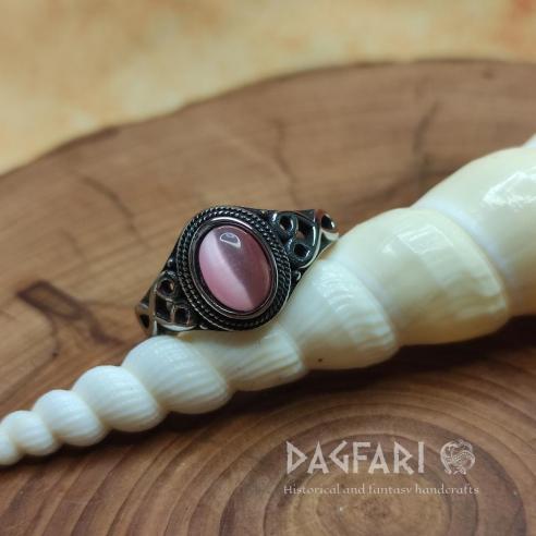 Feiner Edelstahlring – JUGENDSTIL-HERZ mit rosa Cabochon