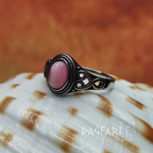 Feiner Edelstahlring – JUGENDSTIL-HERZ mit rosa Cabochon