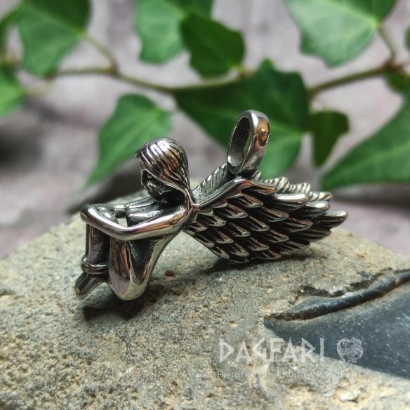 Anhänger Trauriger ENGEL – ein Talisman aus Stahl zu deinem Schutz
