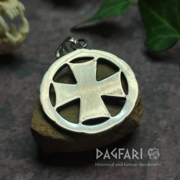 Přívěsek MALTÉZSKÝ KŘÍŽ v kruhu - symbol jednoty