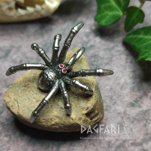 ARACHNID Anhänger in Form einer Spinne mit roten Augen, rote Zirkonia, EdelStahl