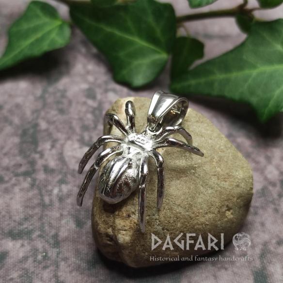 SILVER SPIDER Surgical steel pendant, small, realistic