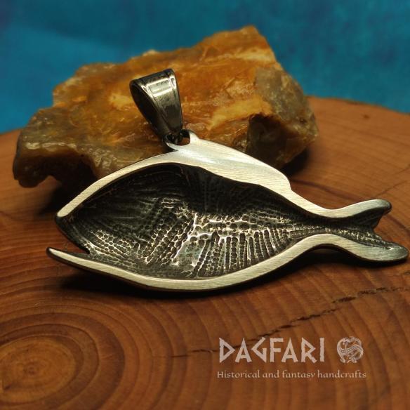 Přívěsek RYBA s modrým okem, rybí kostra - nejen pro rybáře