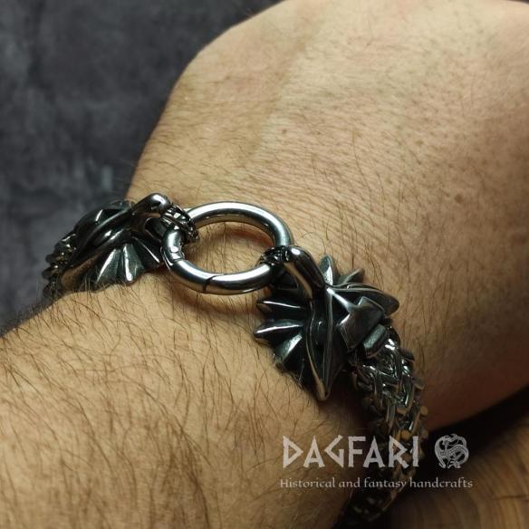 Armband „The Witcher“ – Wolfsjagd – Der Hexer Geralts Symbol auf einem massiven Stahlarmband