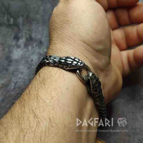 Masivní nerezový náramek s vlčími hlavami | Pánský náramek 22 cm