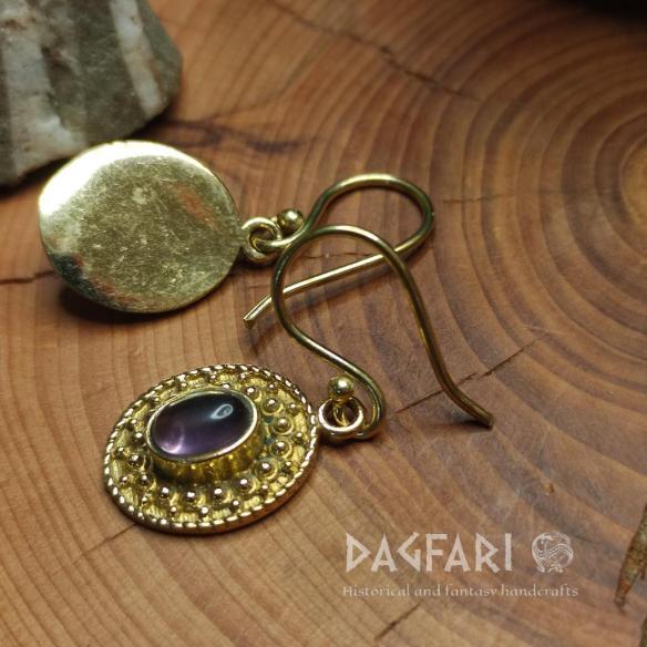 Ovale Ethno-Ohrringe aus Messing im orientalischen Stil mit Halbedelsteinen