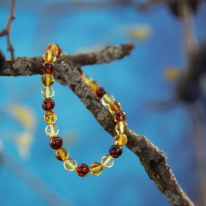 Bracelet made of genuine Baltic amber pearls - for adults