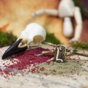 Pendant "L" carved into deer antler 2